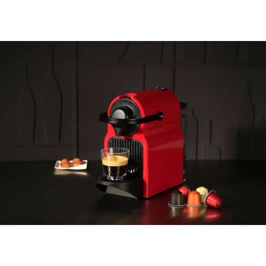 Cafetera de cápsulas KRUPS NESPRESSO Inissia XN1005 rojo + 7 cápsulas de regalo